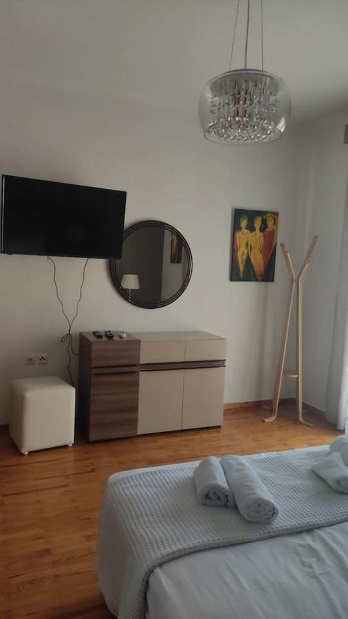 Kouros Kalamitsa Apartment Kavala Bagian luar foto